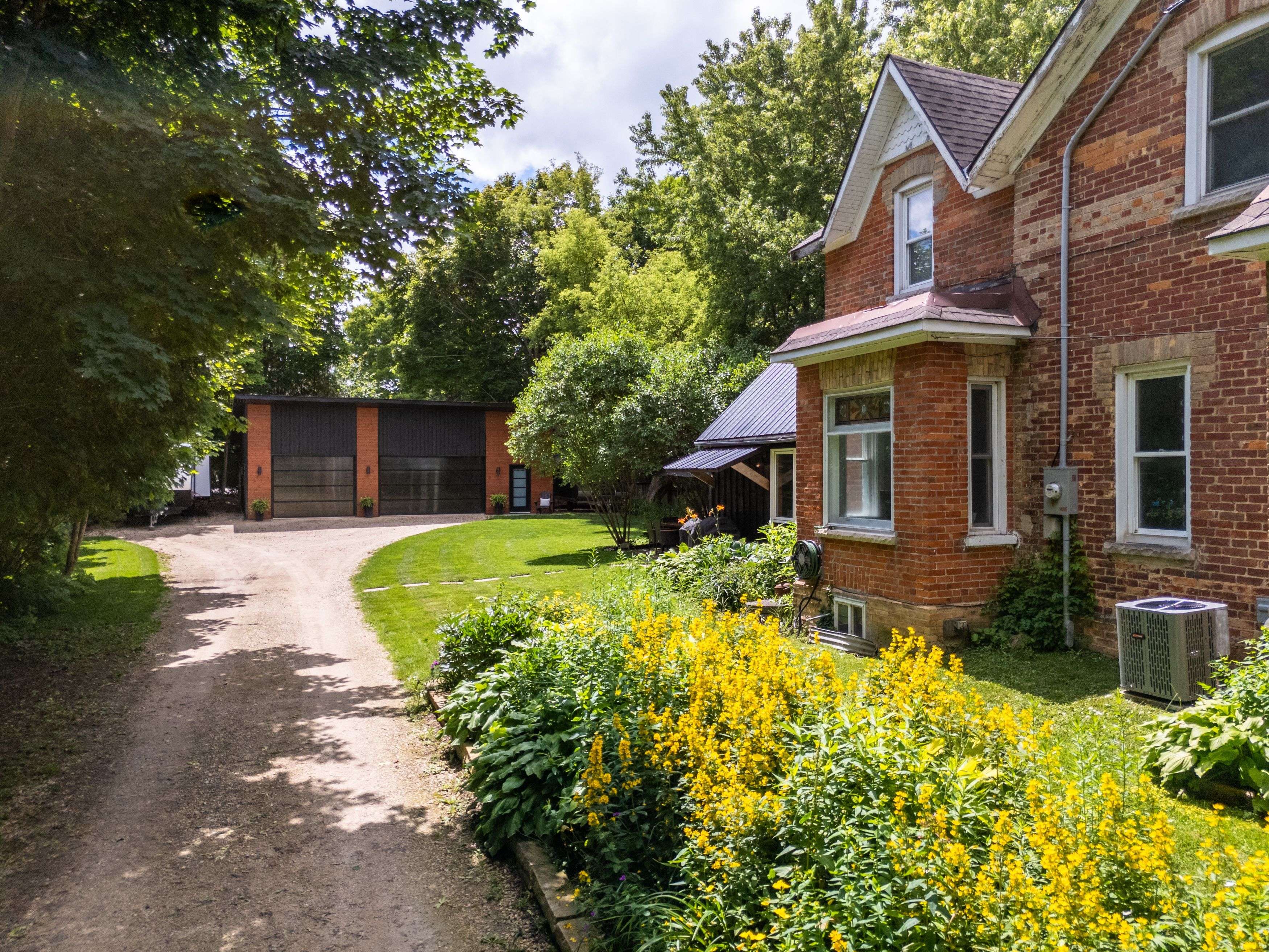 Grey Highlands, ON N0C 1E0,16 Peter ST