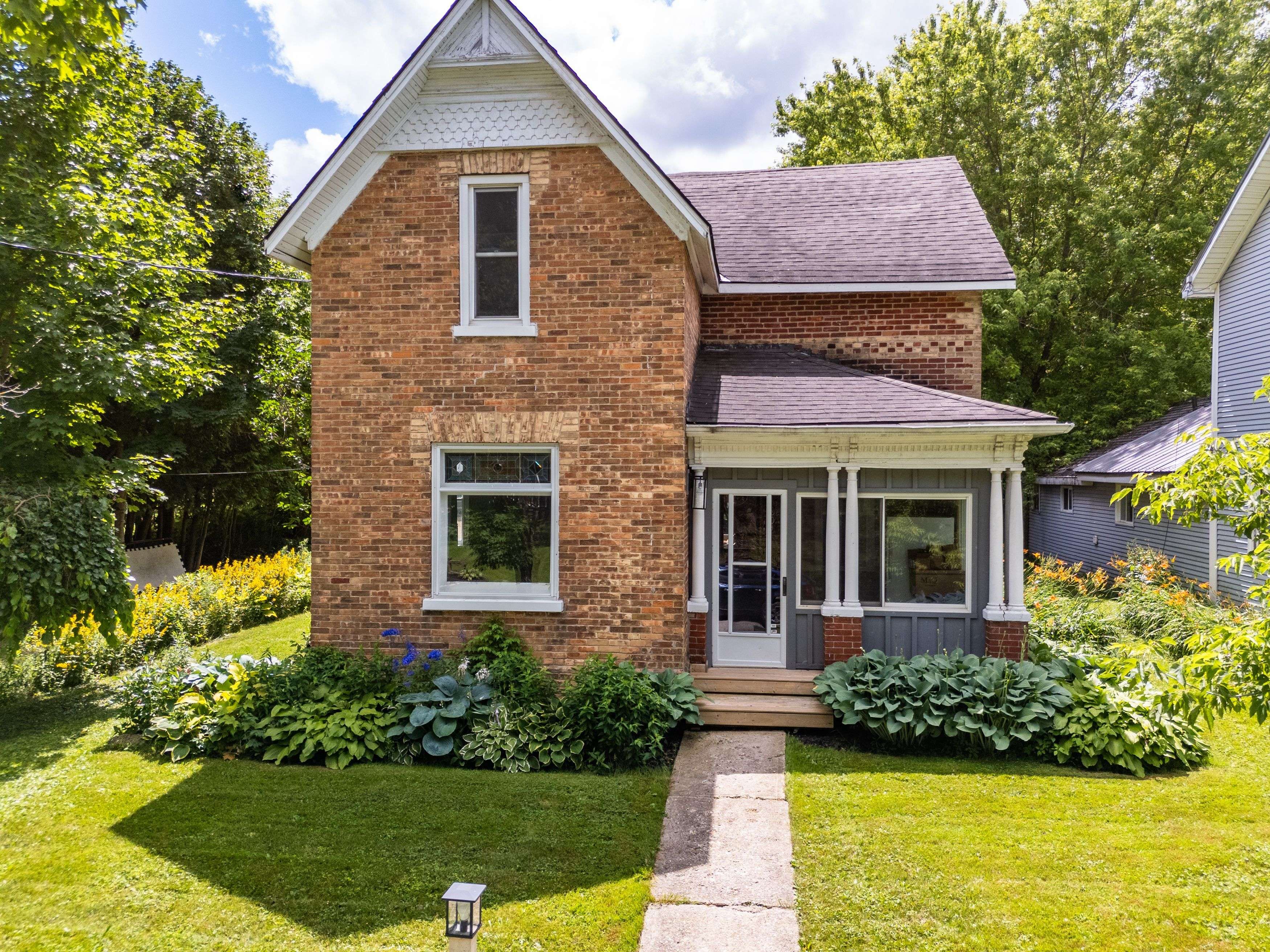 Grey Highlands, ON N0C 1E0,16 Peter ST