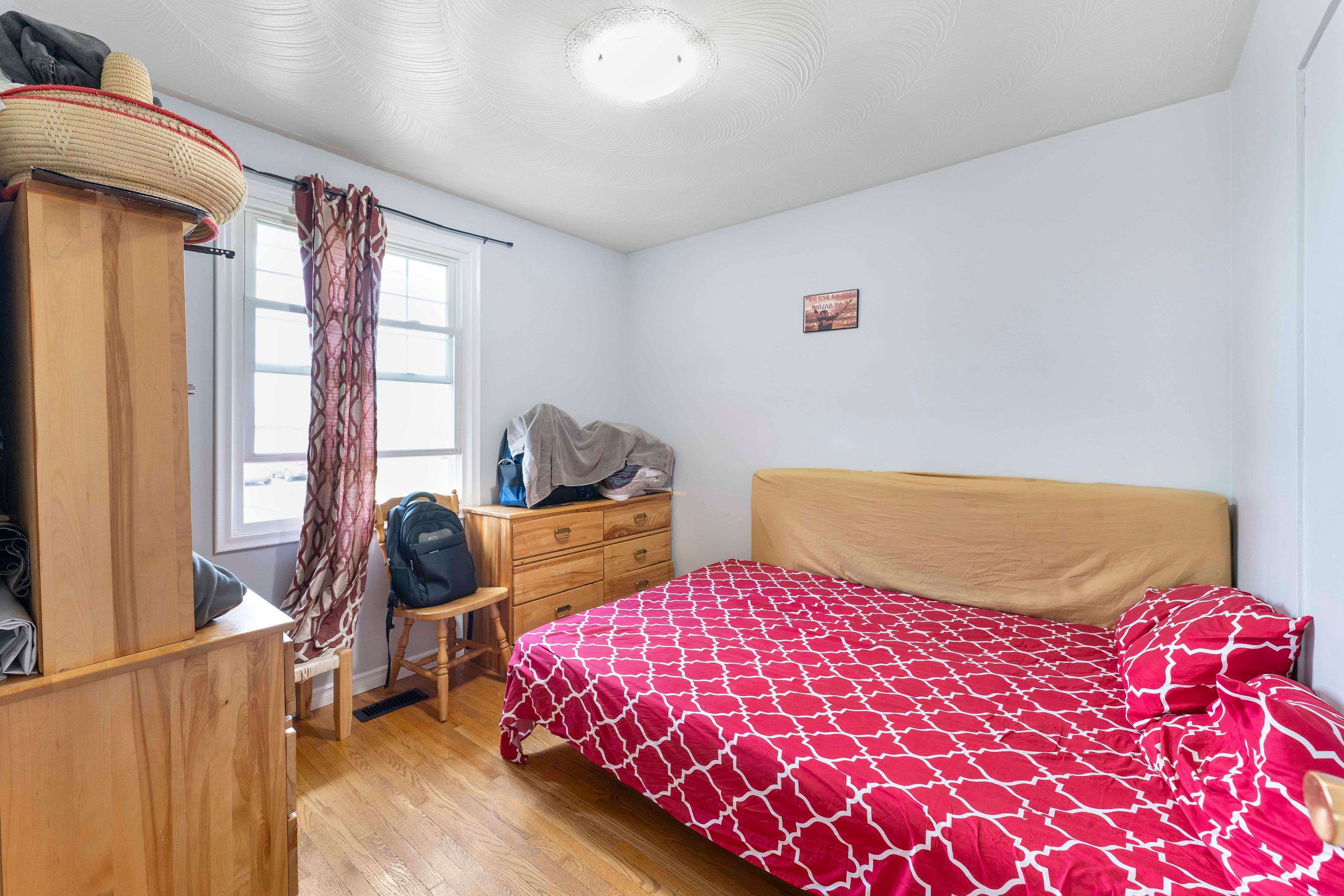 Guelph, ON N1E 1G4,125 Brant AVE #Main Floor