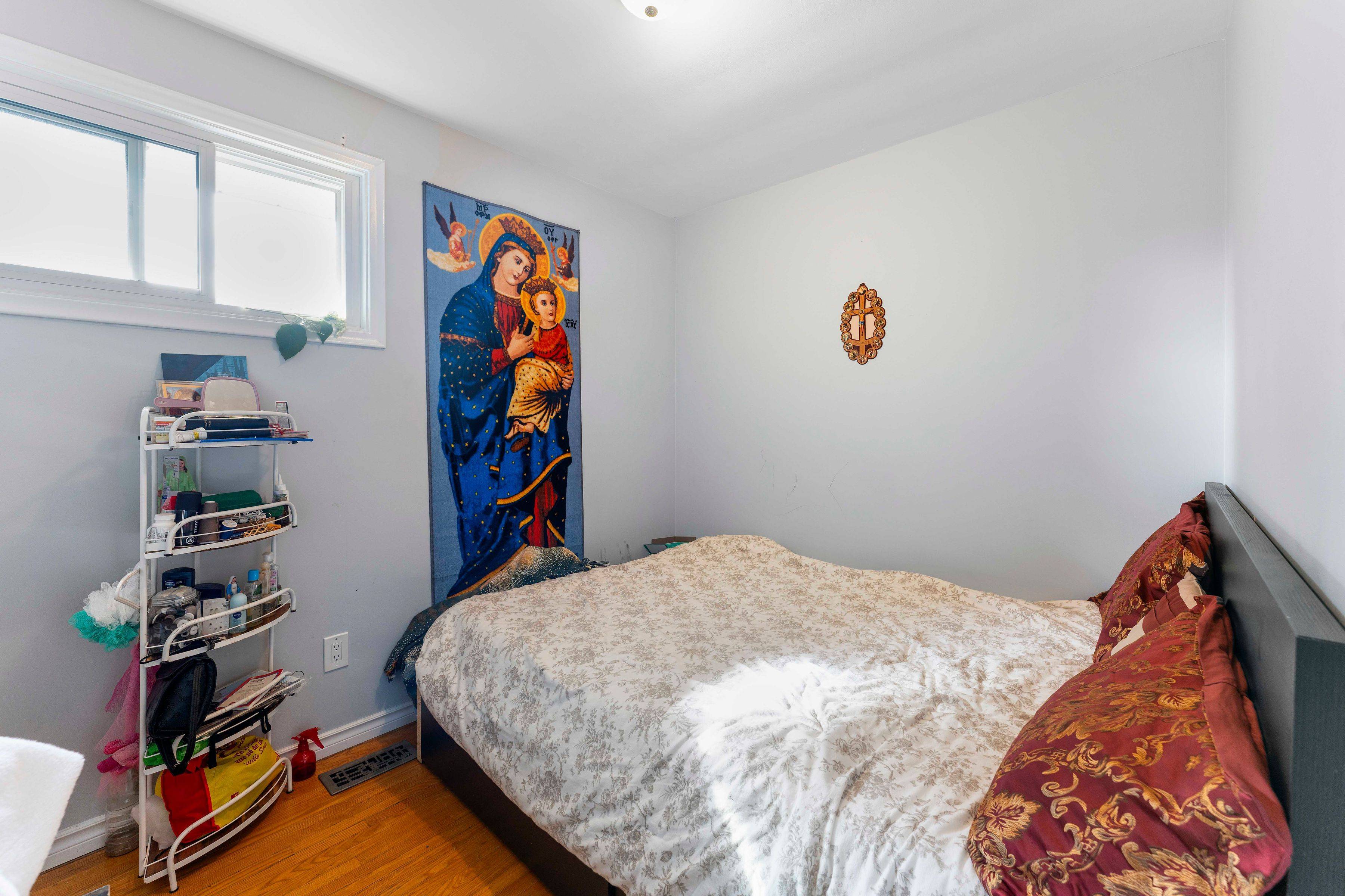 Guelph, ON N1E 1G4,125 Brant AVE #Main Floor