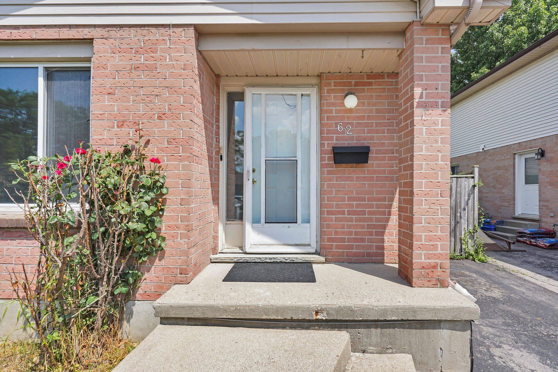 London South, ON N6E 3V6,62 Josselyn DR