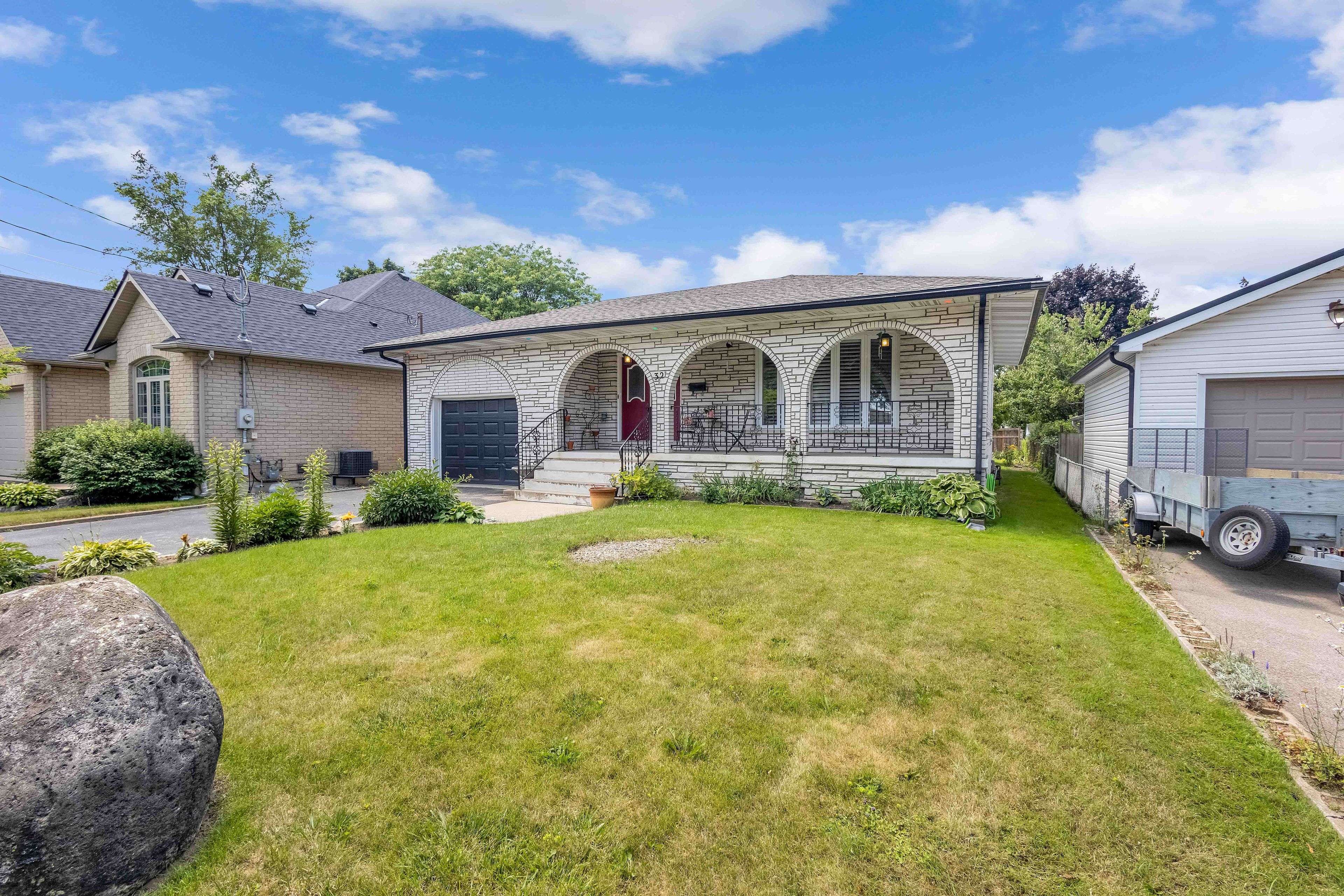 Brantford, ON N3R 6M2,32 Thornton DR