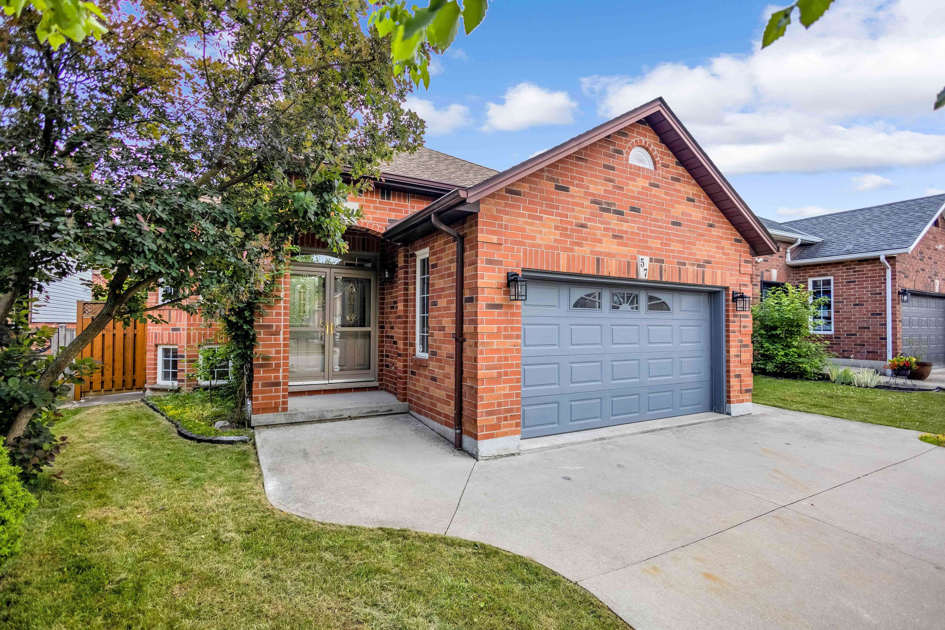 57 HEPBURN CRES, Hamilton, ON L9C 7S5
