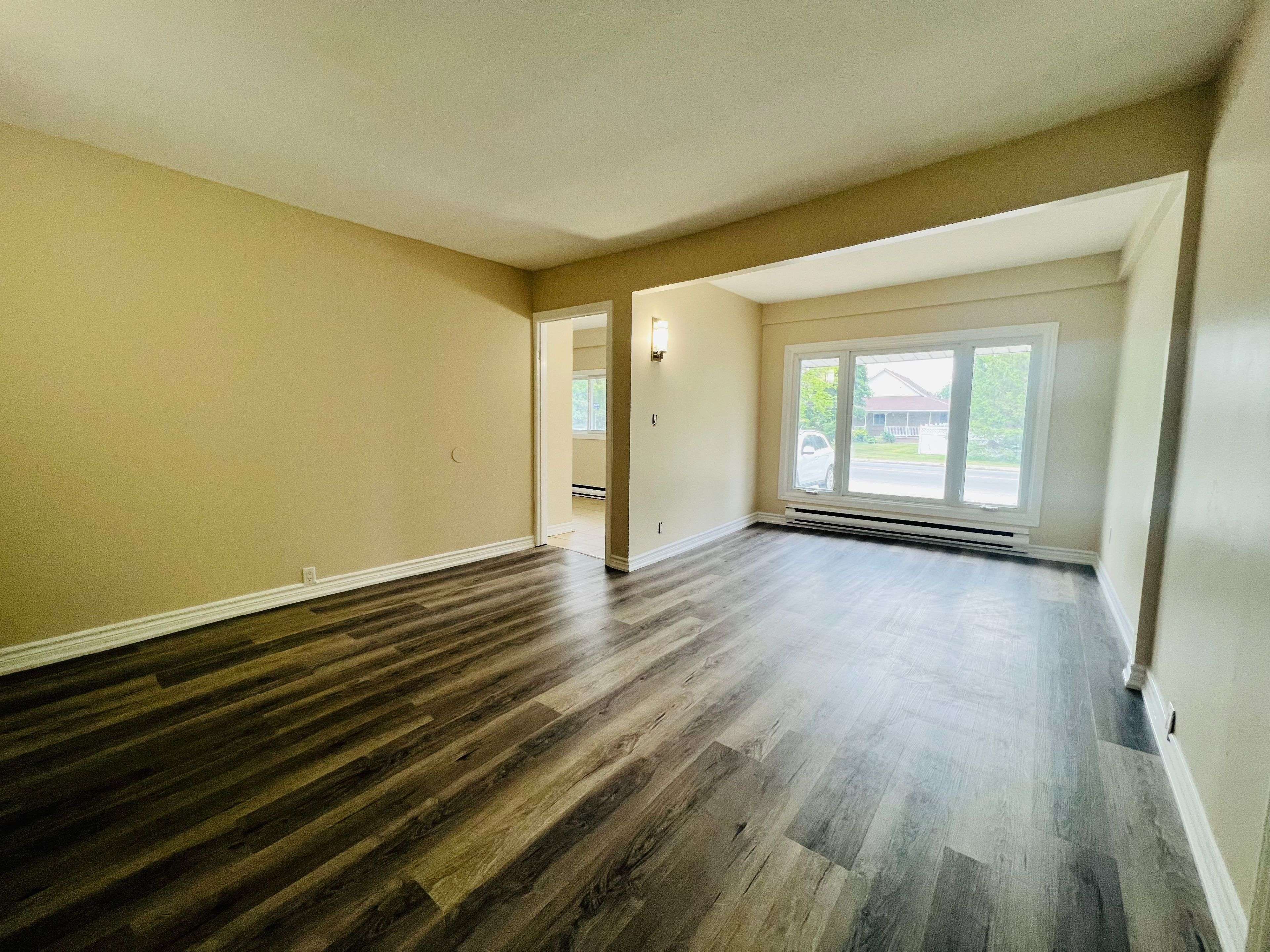 Fort Erie, ON L0S 1B0,139 Ridgeway RD #Lower