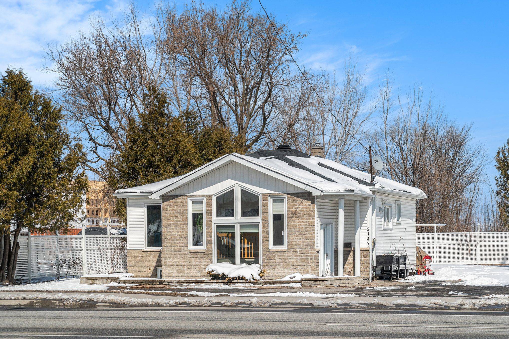 Orleans - Cumberland And Area, ON K4A 3T9,2147 Mer Bleue RD