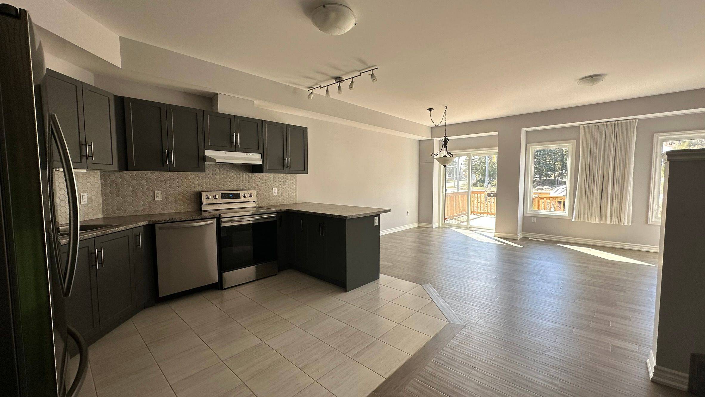 Blue Mountains, ON N0H 1J0,106 Delphi CT