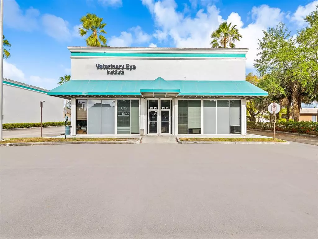 Deerfield Beach, FL 33442,372-378 S Powerline Rd