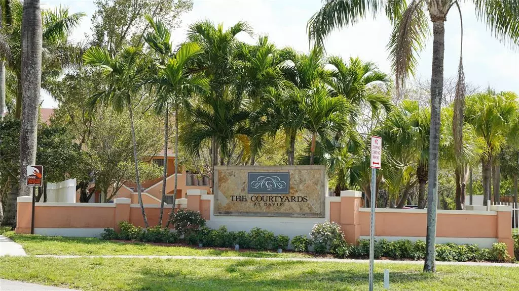 Davie, FL 33314,6968 SW 39th St #204F