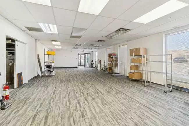 Richmond Hill, ON L4B 1C6,145 West Beaver Creek RD #2-3