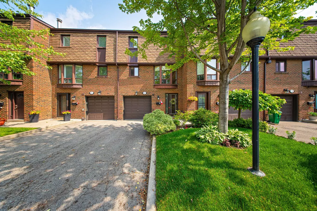Mississauga, ON L5A 3M7,3395 Cliff RD N #41