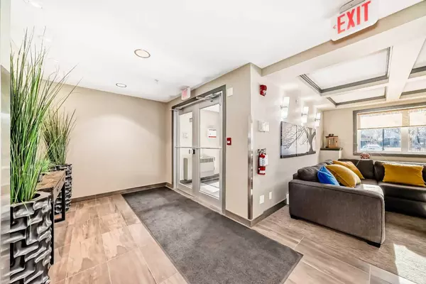 Calgary, AB T3R 0V2,402 Kincora Glen RD NW #2211