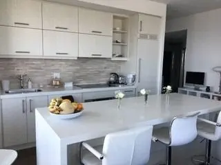 Toronto C01, ON M5S 0A5,1080 Bay ST #3902