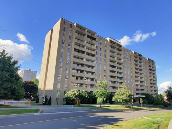 2 Glamorgan AVE #614, Toronto E04, ON M1P 2M8