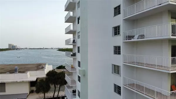 Sunny Isles Beach, FL 33160,500 Bayview Dr #331