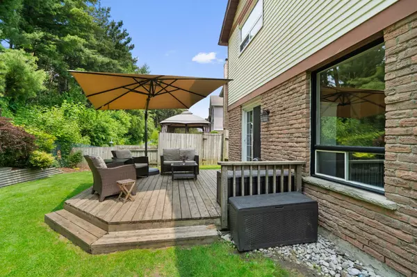 Brampton, ON L6Z 1N8,92 Rawling CRES
