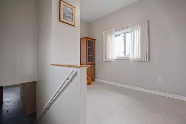 Frontenac Islands, ON K0H 2Y0,4205 Highway 96 N/A