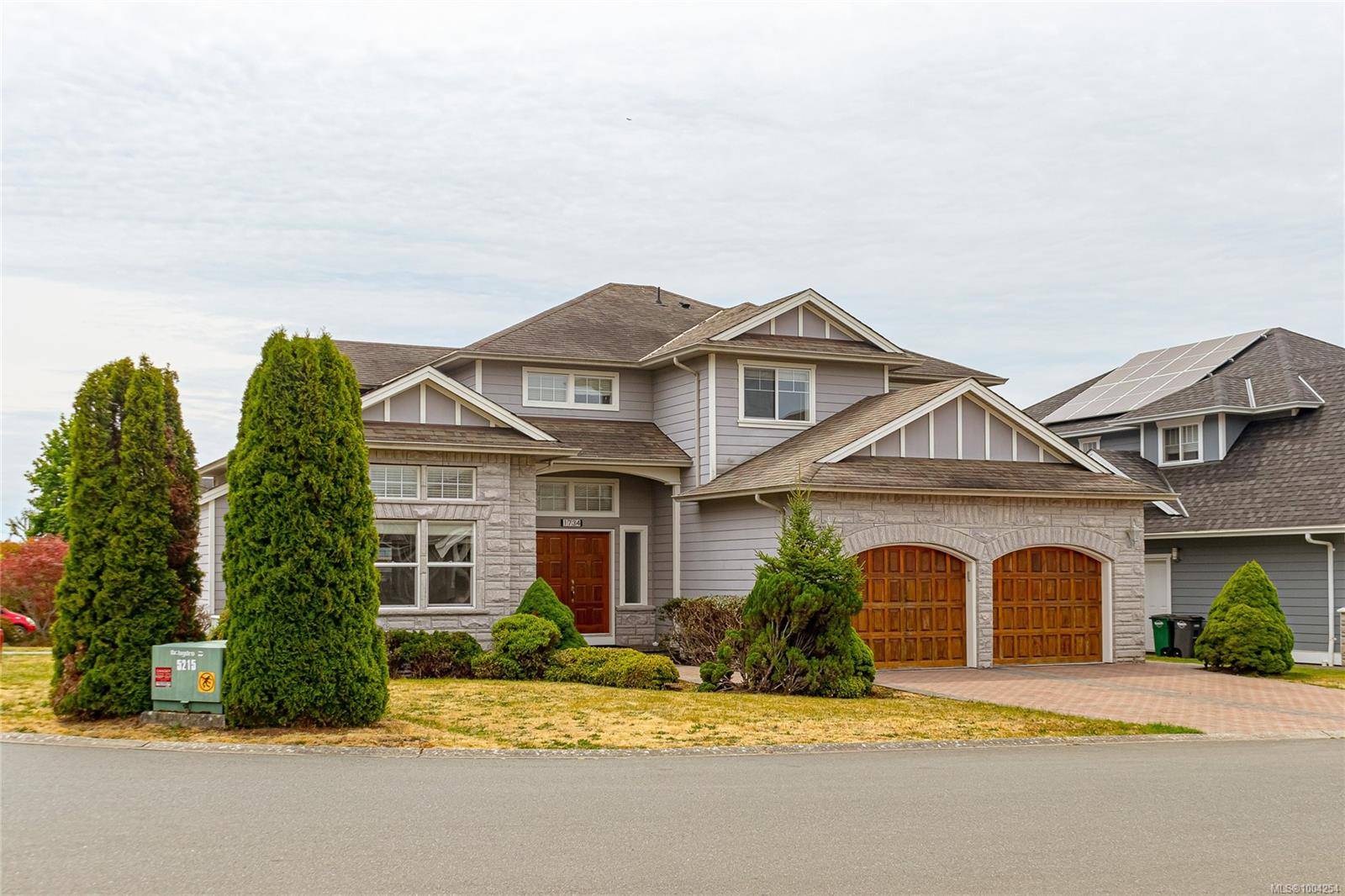 1734 Mamich Cir, Saanich, BC V8N 6N1