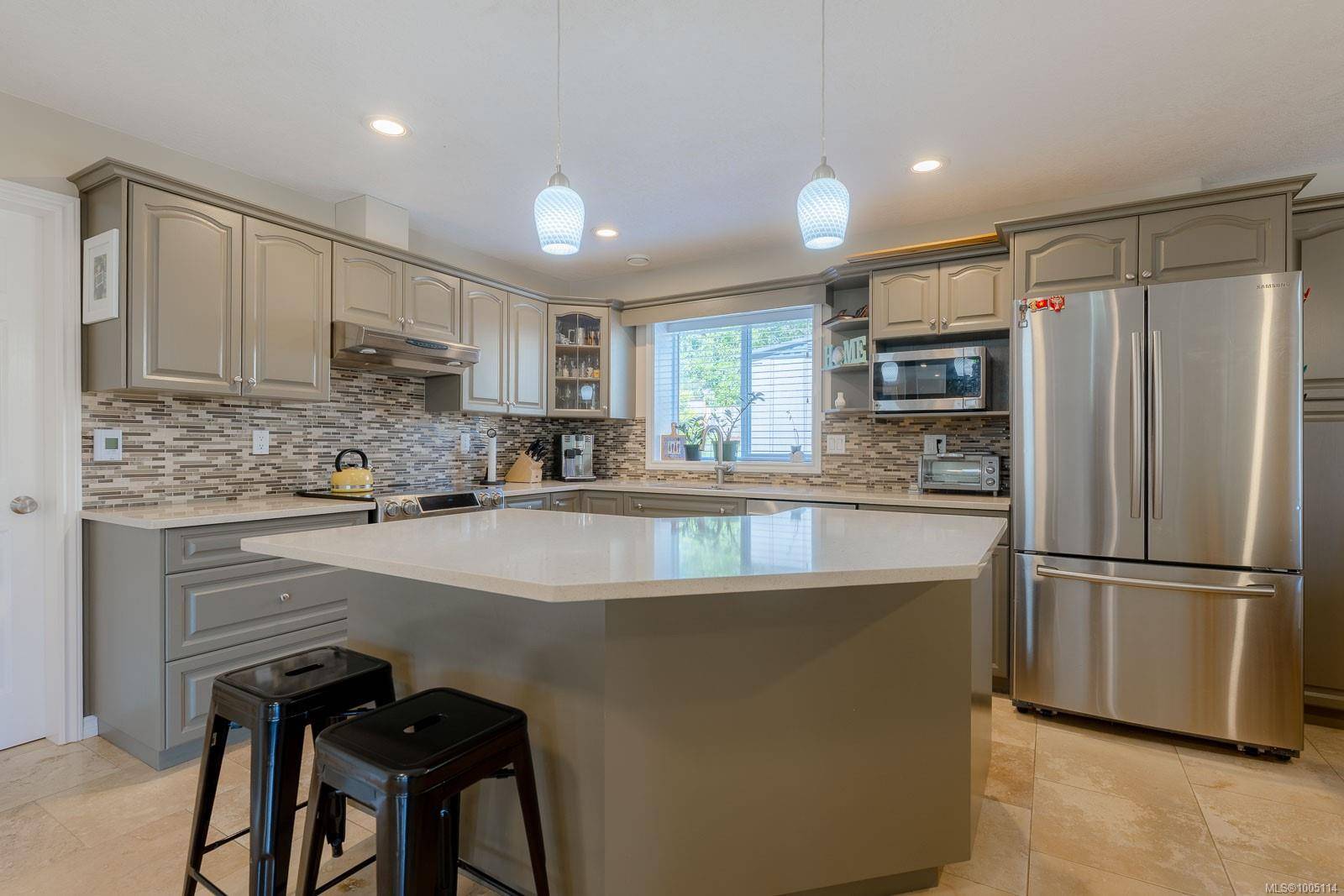 Nanaimo, BC V9T 3G2,2839 NEYLAND Rd