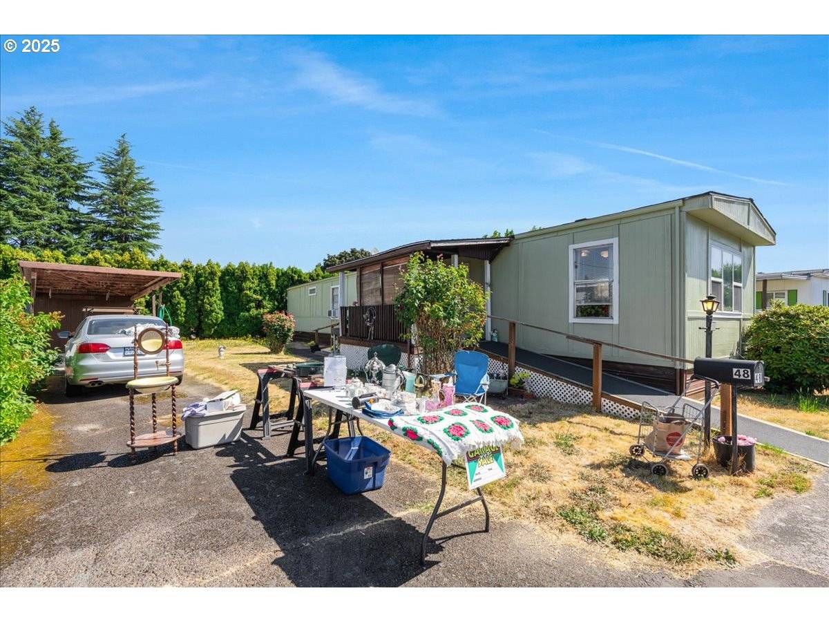 Mc Minnville, OR 97128,2420 NE HEMBREE ST #48