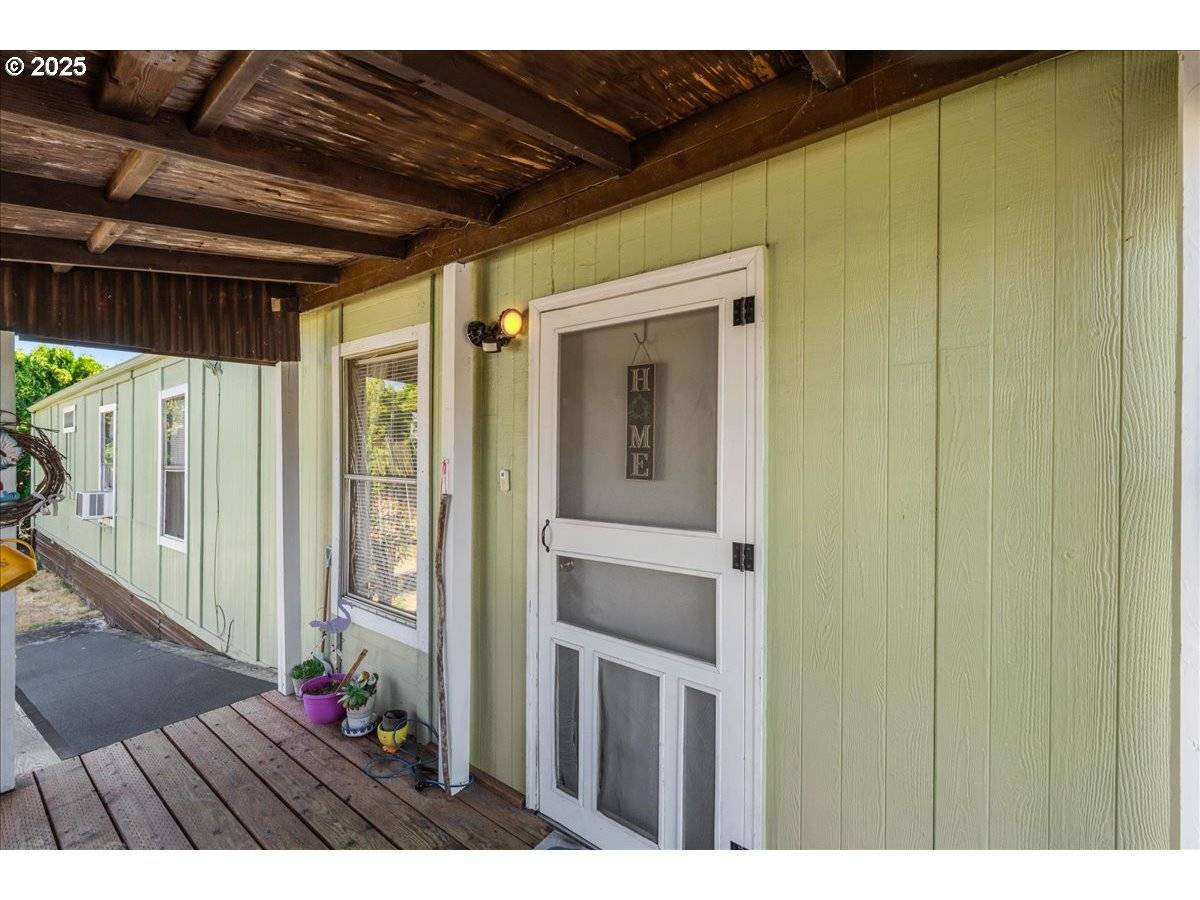 Mc Minnville, OR 97128,2420 NE HEMBREE ST #48