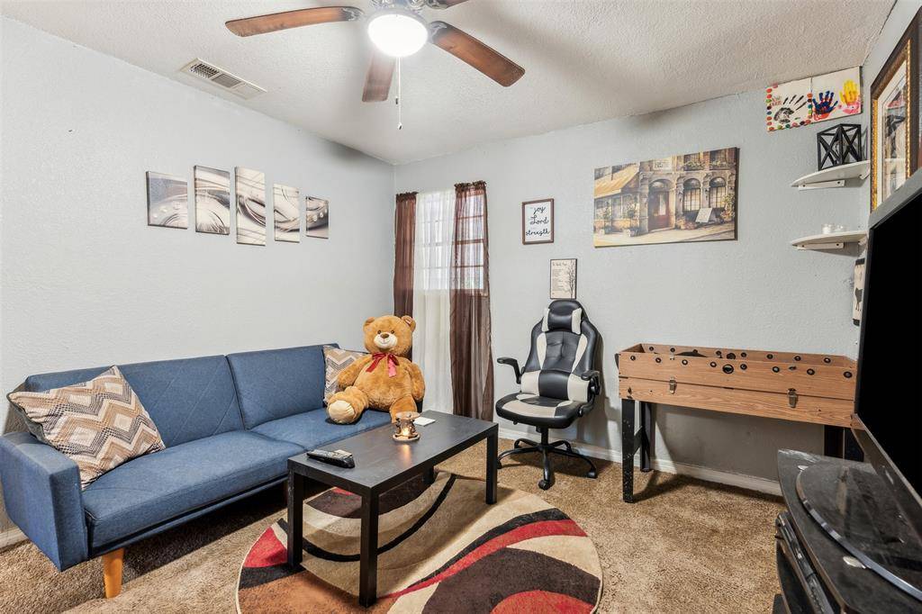 Kemp, TX 75143,204 N Elm Street