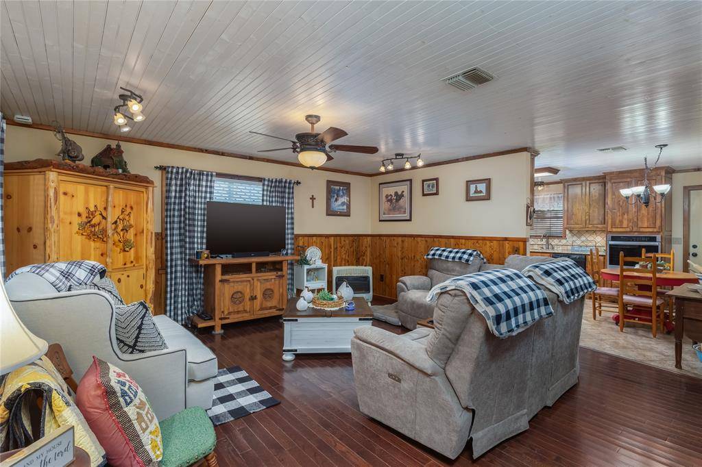De Leon, TX 76444,301 Fm 2921