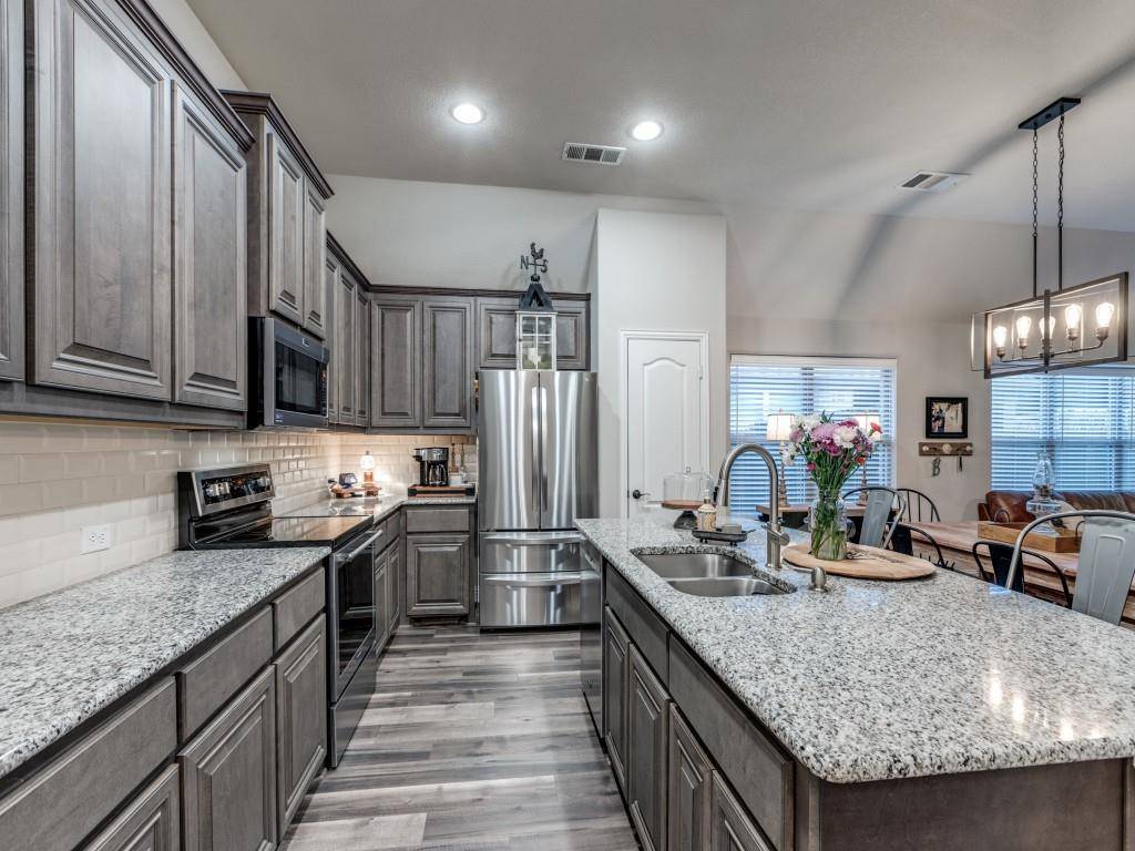 Van Alstyne, TX 75495,116 Providence Drive