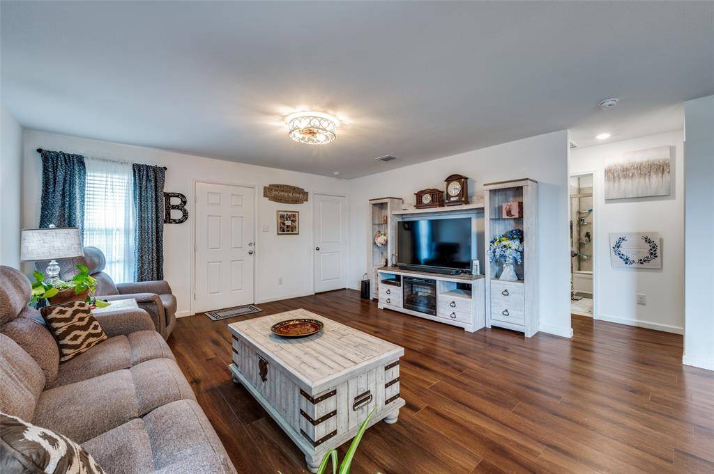 Pilot Point, TX 76258,14081 Earlham Street