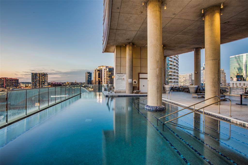 Dallas, TX 75219,2408 Victory Park Lane #939