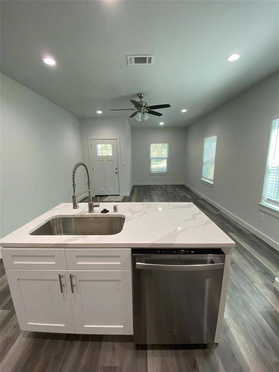 Denison, TX 75020,505 W Walker Street #101