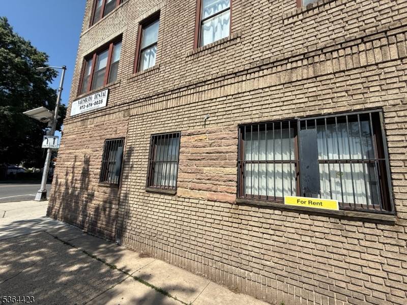 969 S Orange Ave, East Orange City, NJ 07018