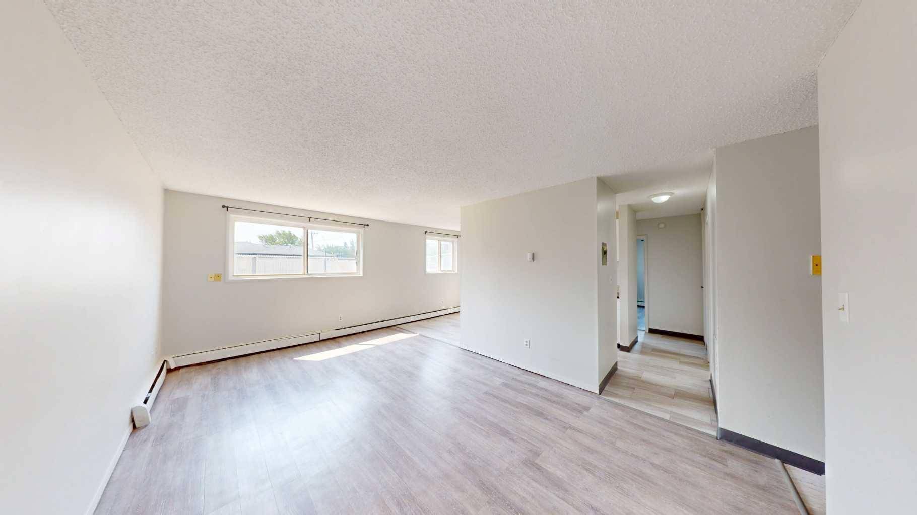 Grande Prairie, AB T8V0S8,9515 100 AVE #106