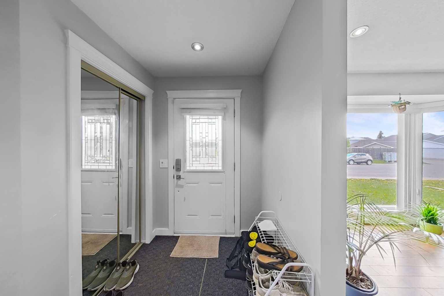 Calgary, AB T3J 2Z8,431 Falmere RD NE