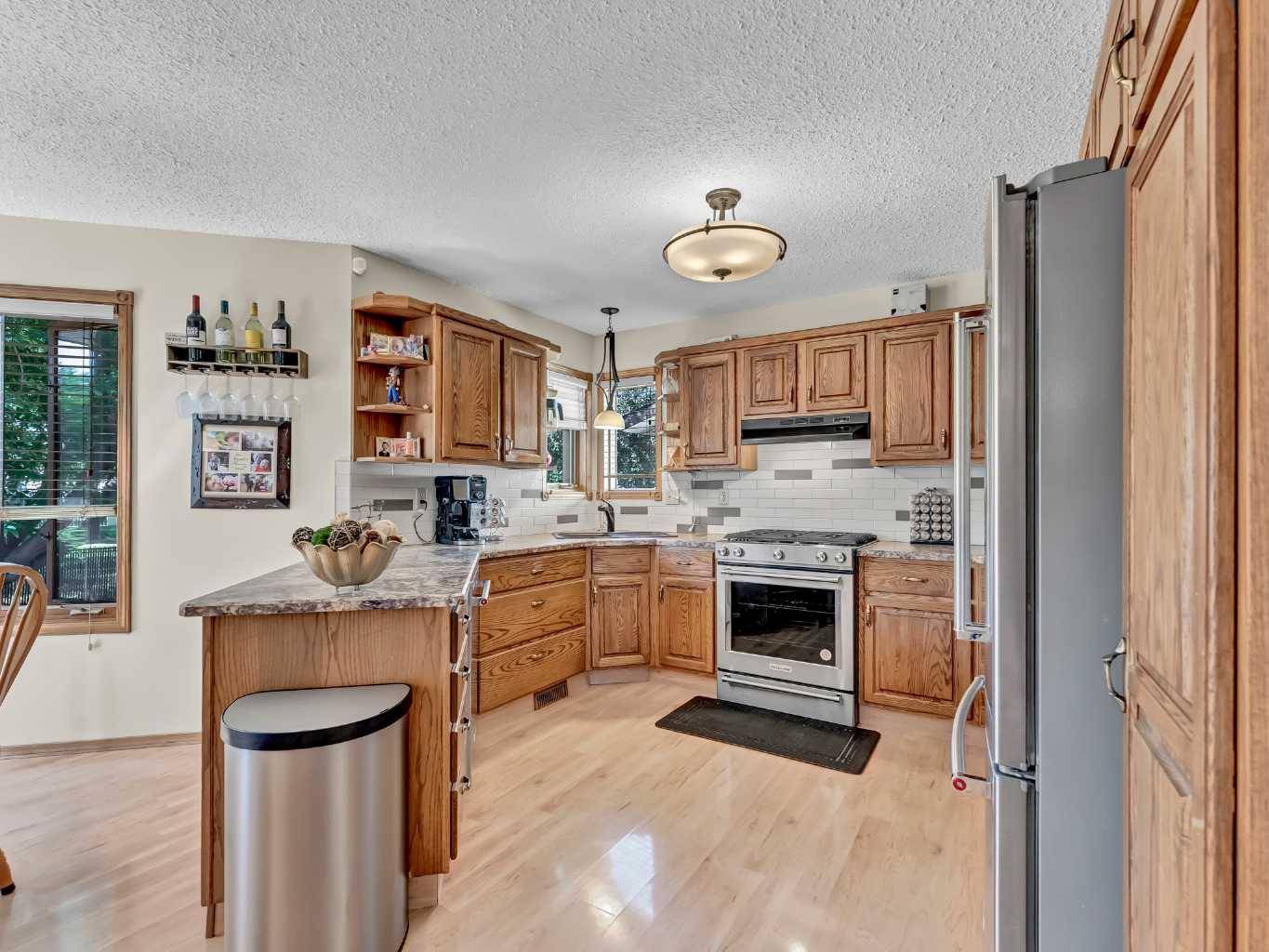 Medicine Hat, AB T1B 3Y6,87 Shaw CRES SE