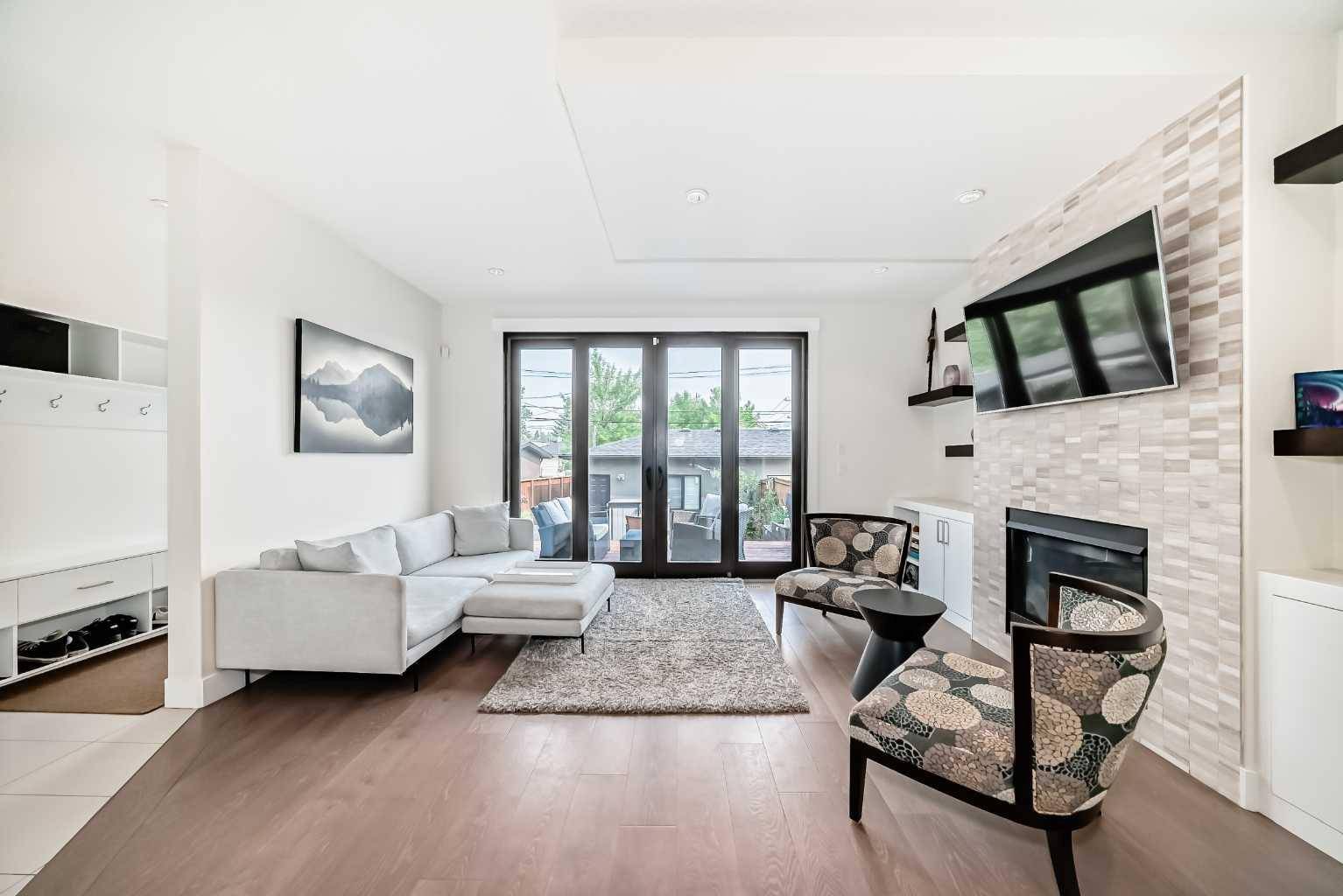 Calgary, AB T2E 1Z7,140 27 AVE NE
