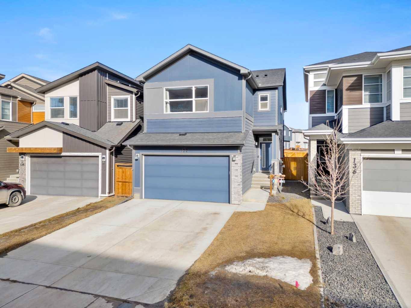 Calgary, AB T2X 1T8,132 Wolf Hollow CRES SE