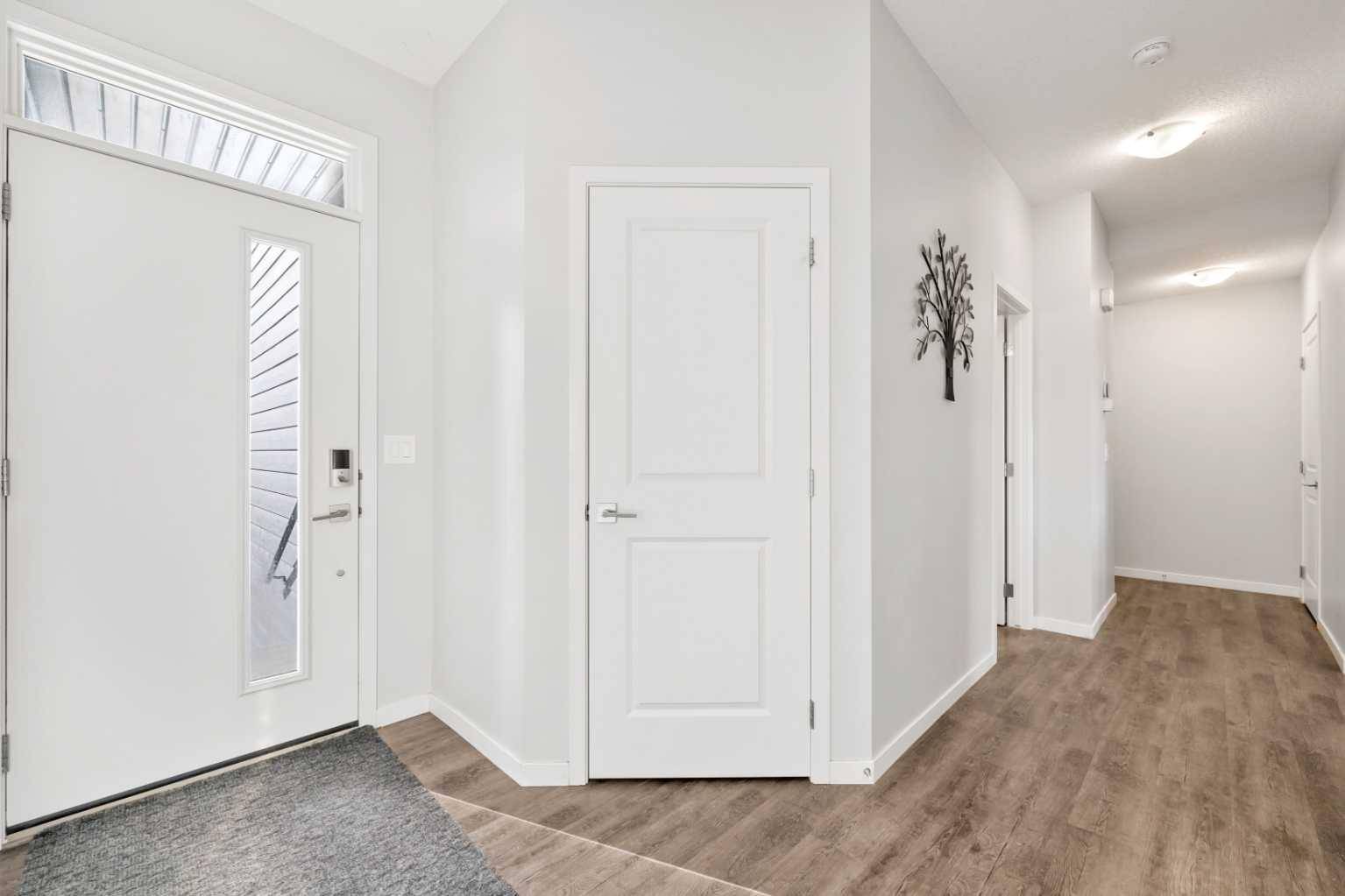 Calgary, AB T2X 1T8,132 Wolf Hollow CRES SE