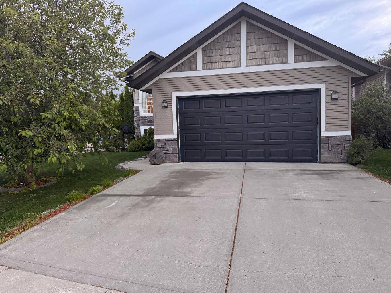 4 Weddell CRES, Red Deer, AB T4N 7E7
