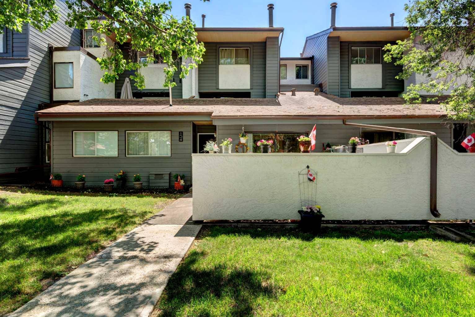 Calgary, AB T2V 4S9,2520 Palliser DR Southwest #104