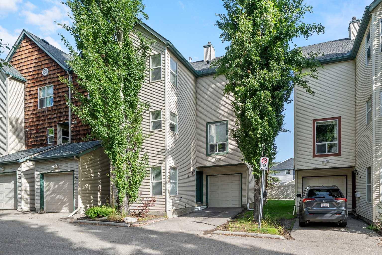 118 Bridlewood LN Southwest, Calgary, AB T2Y 3X8
