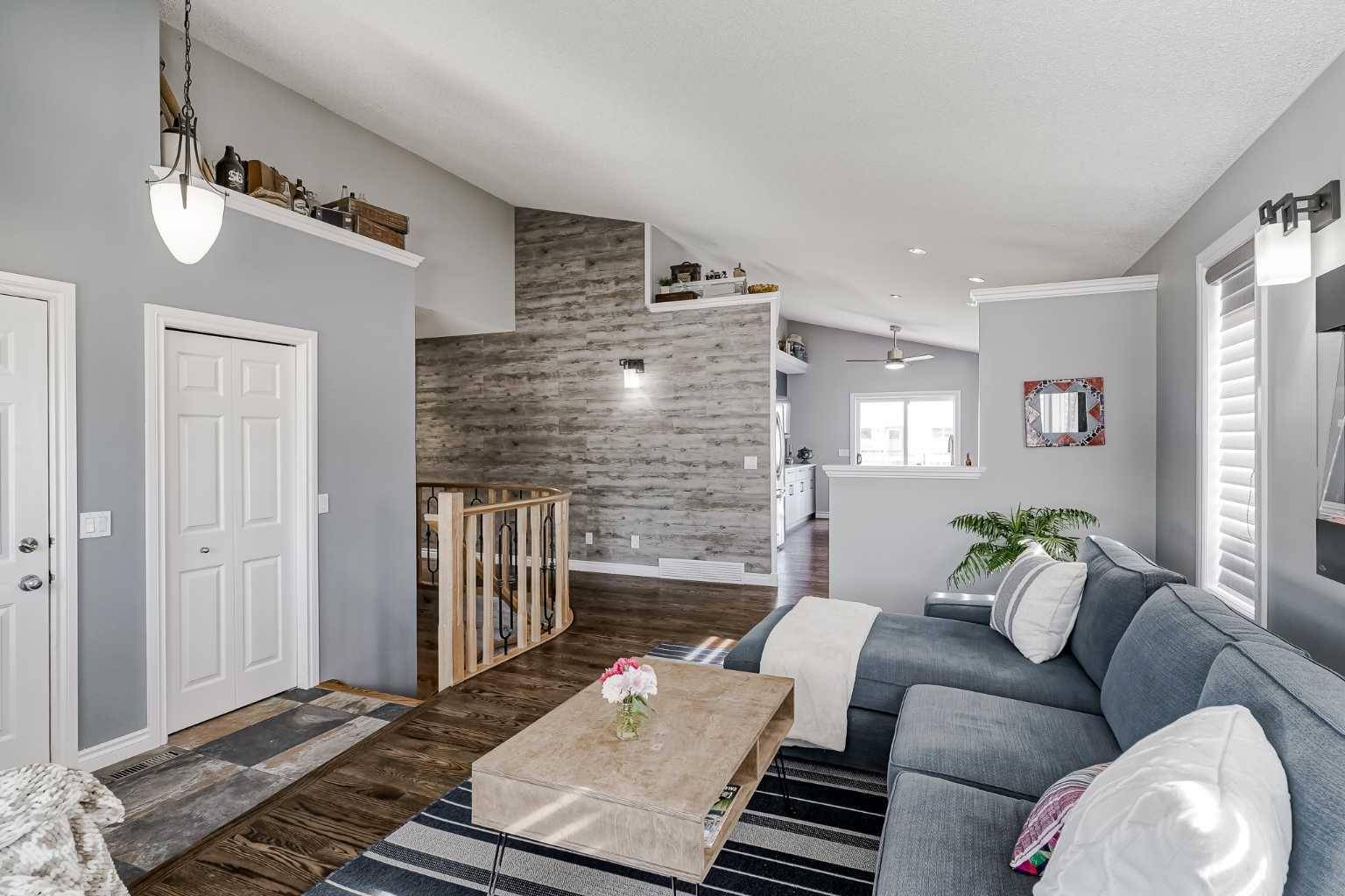 Chestermere, AB T1X 1H7,111 West Lakeview CIR