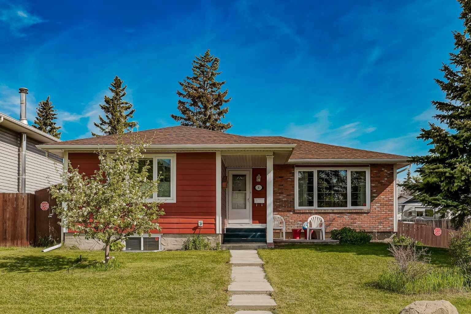 4 Whitefield Close NE, Calgary, AB T1Y4X7
