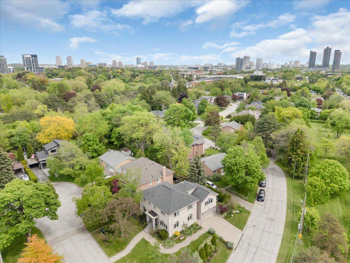Toronto C13, ON M3C 2E2,1 Marshfield CT