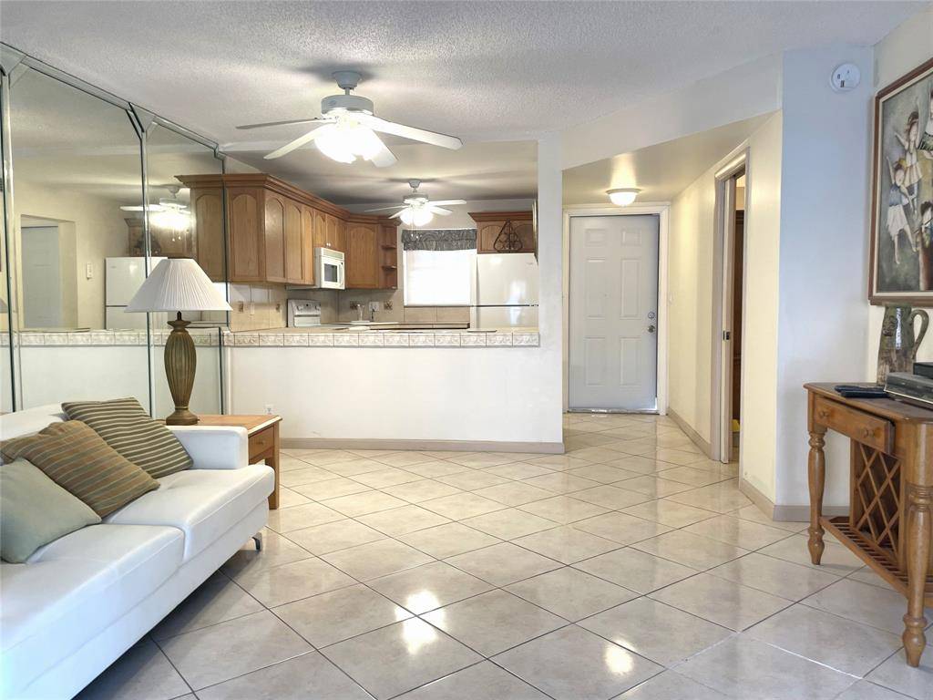630 Tennis Club Dr #307, Fort Lauderdale, FL 33311