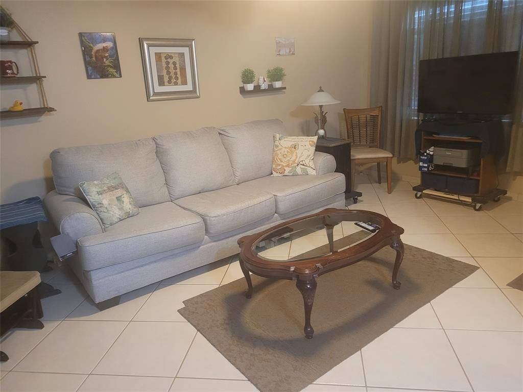 2240 Johnson St #204, Hollywood, FL 33020