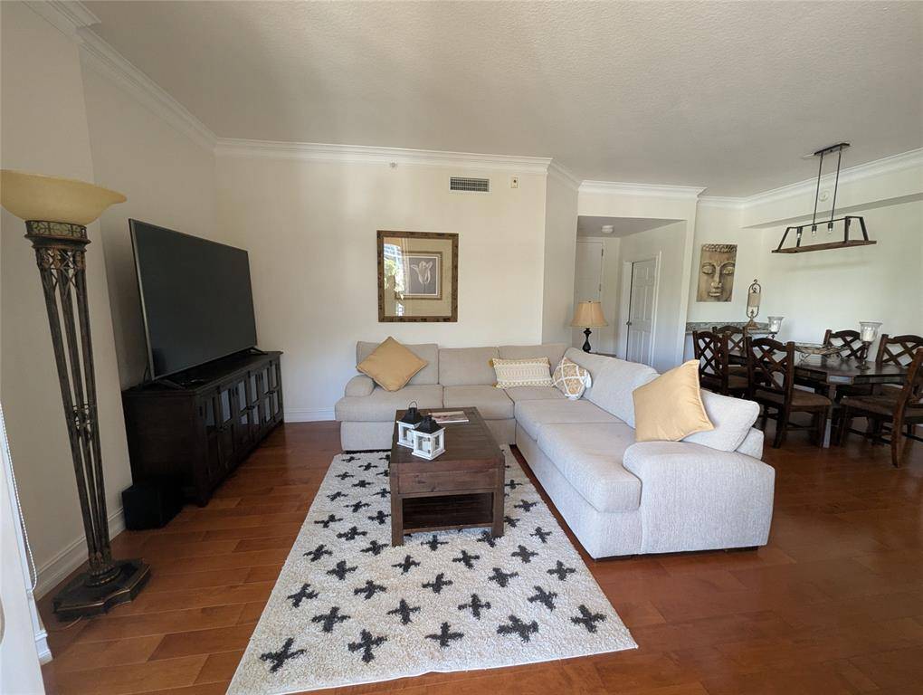 Miami, FL 33180,3001 NE 185th St