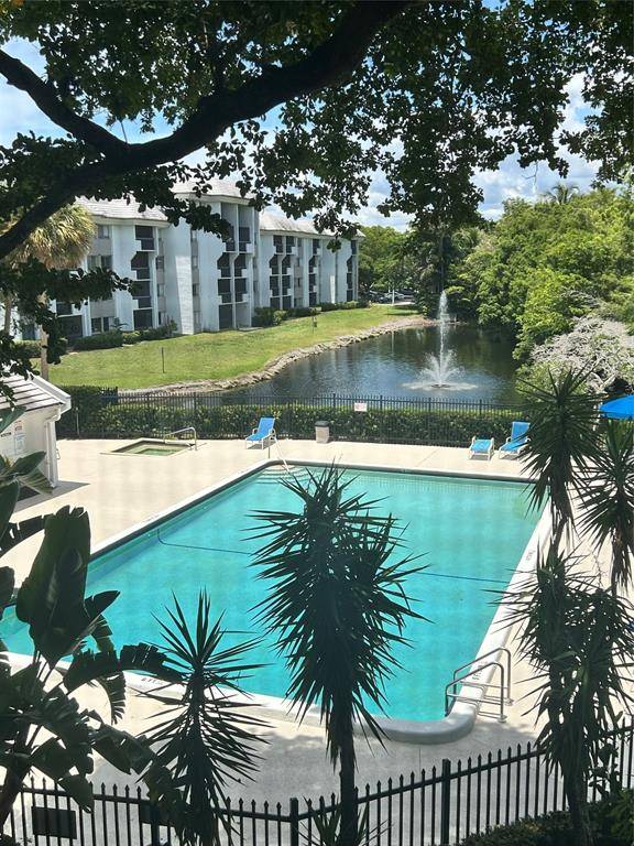 711 N Pine Island Rd #319, Plantation, FL 33324