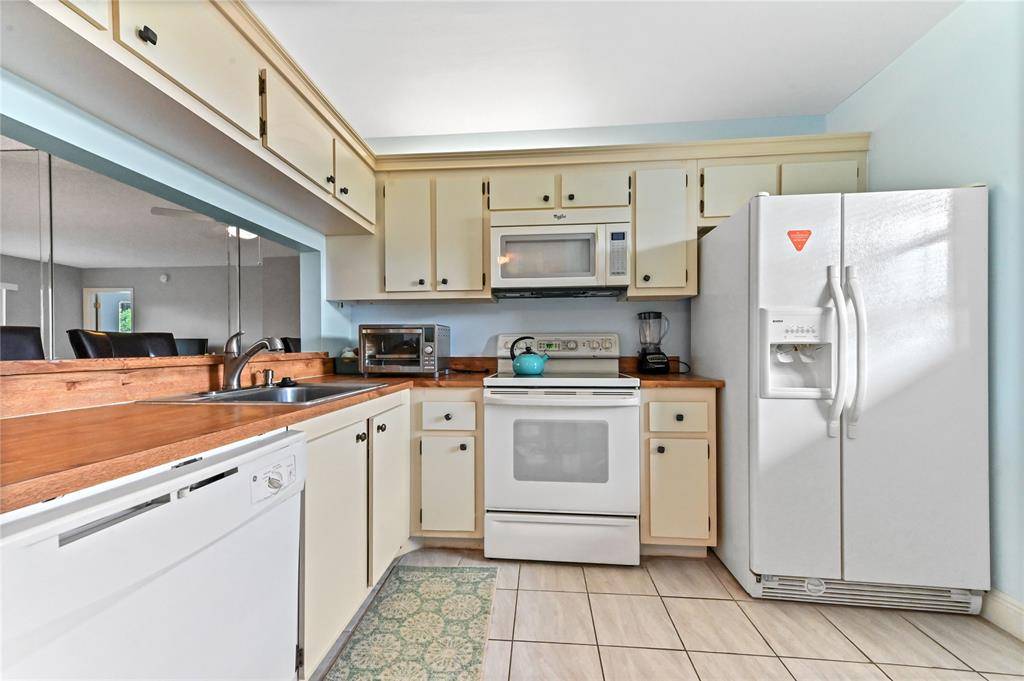 Lake Worth, FL 33467,7118 Golf Colony Ct #103