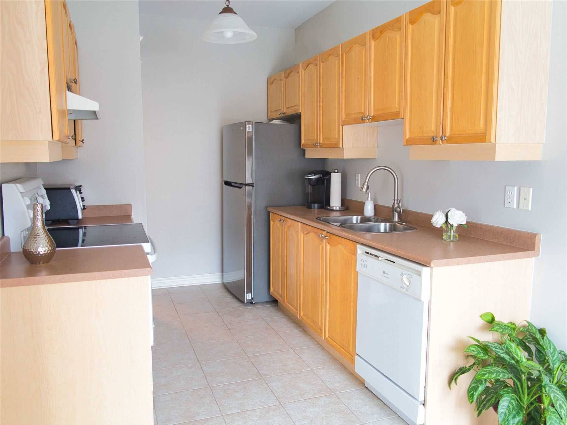 Newmarket, ON L3X 2L4,593 Doubletree LN