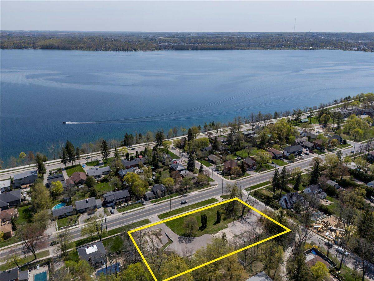 Barrie, ON L4M 1K3,114 Blake ST